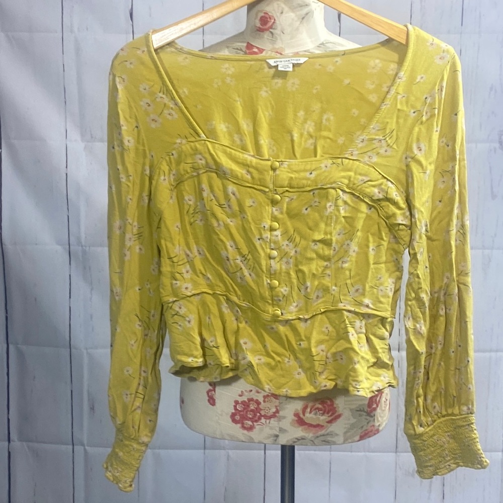 403. American Eagle Mustard Yellow Floral Cropped top, size L